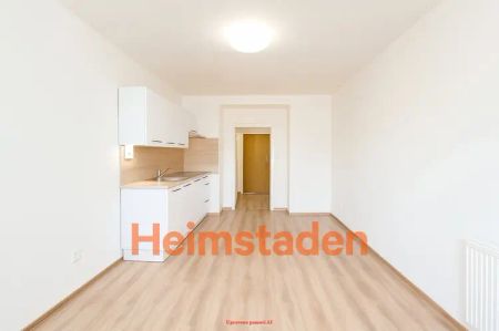 Pronájem bytu 1+kk 19 m - Fotografie 2