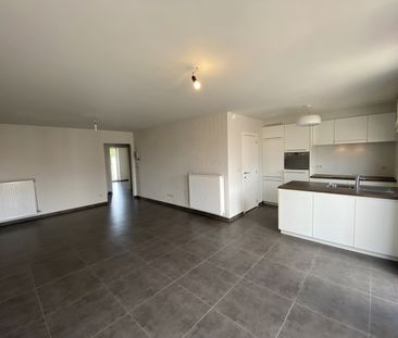 Mooi en ruim appartement met terras - Photo 4