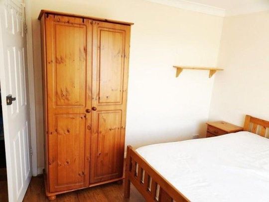 3 bedroom flat to rent - Photo 1