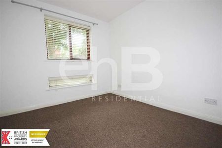 Spring Pool, Warwick, CV34 - Photo 5