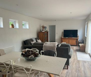 2 bedroom bungalow to rent - Photo 1