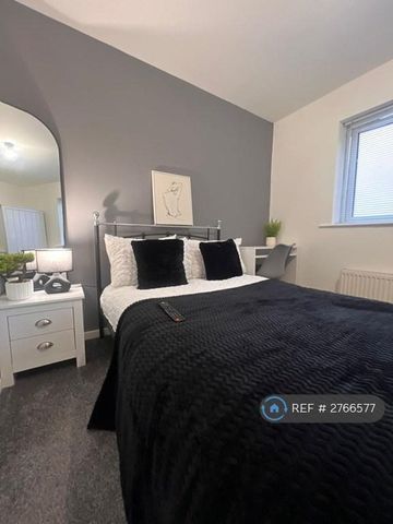 1 bedroom in a house share to rent - Photo 3