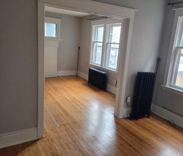 For Lease - 985 Main Street Unit# 5, Hamilton, Ontario - Photo 5