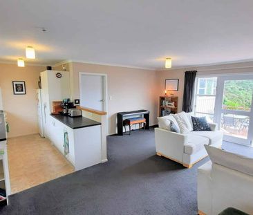 Sunny and private home with a view - Photo 4