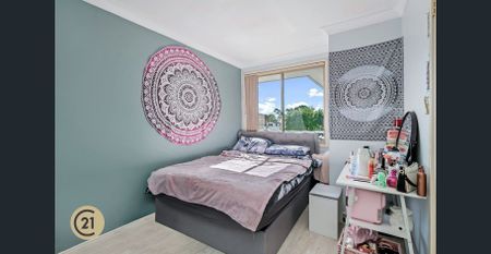 Exceptional Four-Bedroom Family Home in Tranquil Cul-de-Sac Setting - Photo 4