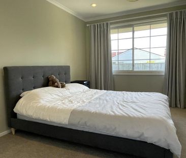 Family Home - Photo 6