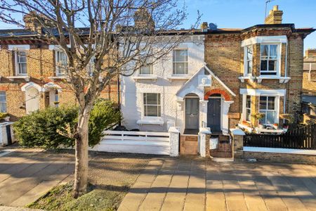 2 bedroom terraced house to rent - Photo 4