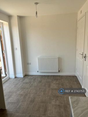 2 bedroom semi-detached house to rent - Photo 1