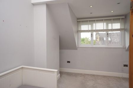 3 bedroom House To Let - Photo 4
