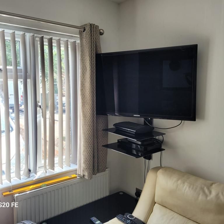 2 bedroom semi-detached house to rent - Photo 1