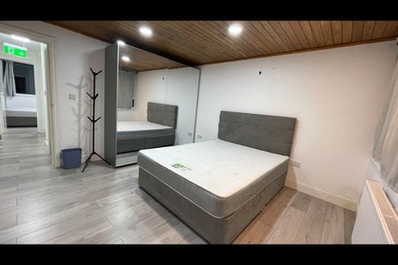 Room in a Shared House, Wembley, HA9 - Photo 2