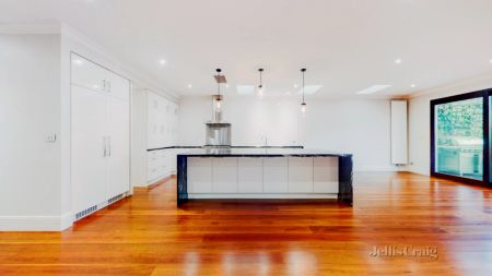 4 Bed, 3 Bath - Photo 5