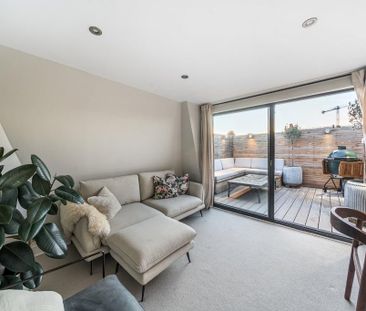 3 bedroom flat to rent - Photo 5