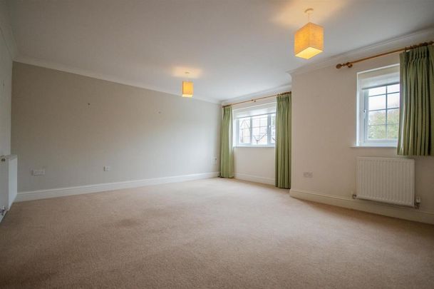 4 bedroom terraced house to rent - Photo 1