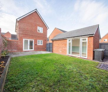 3 bedroom detached house to rent - Photo 3