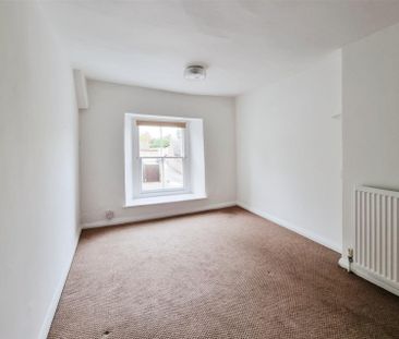 2 Bedroom Cottage to Rent in Wood Street, Higham Ferrers, Northants... - Photo 6