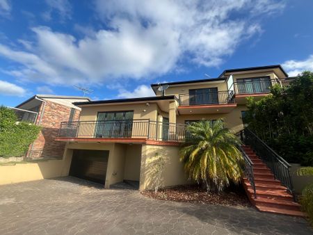 Modern 4-Bedroom Duplex with River Views | Spacious Family Living - Photo 2