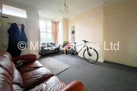 4 Bedroom Mid Terraced House for rent in Newport View - Photo 4