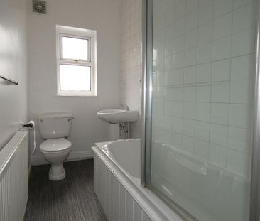 2 bedroom end of terrace house to rent - Photo 4