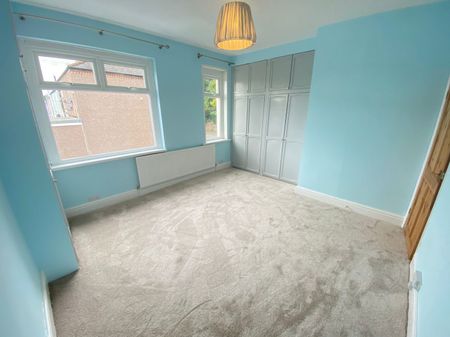 A 2 Bedroom Terraced - Photo 3