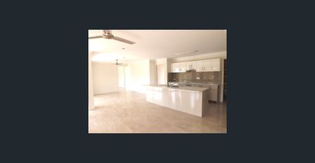 Exceptional Family Home in Perfect Location! - Photo 3