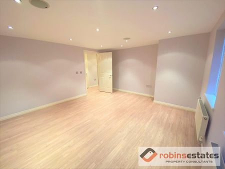 2 bedroom ground floor flat to rent - Photo 3