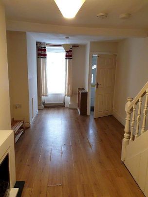 4 bedroom terraced house to rent - Photo 1