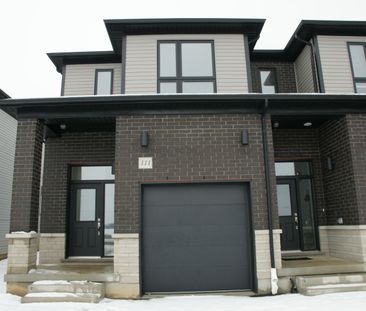 For Lease - 111 WINTER WREN Crescent, Kitchener, Ontario - Photo 3