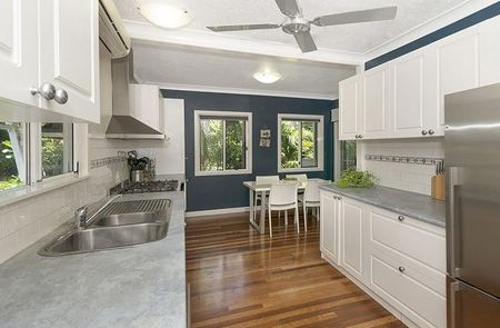 FANTASTIC FAMILY HOME IN MUNDINGBURRA + POOL! - Photo 3