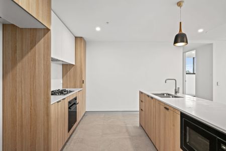 As new luxury apartment in Point Frederick - Photo 5