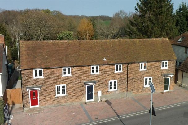2 bedroom cottage to rent - Photo 1