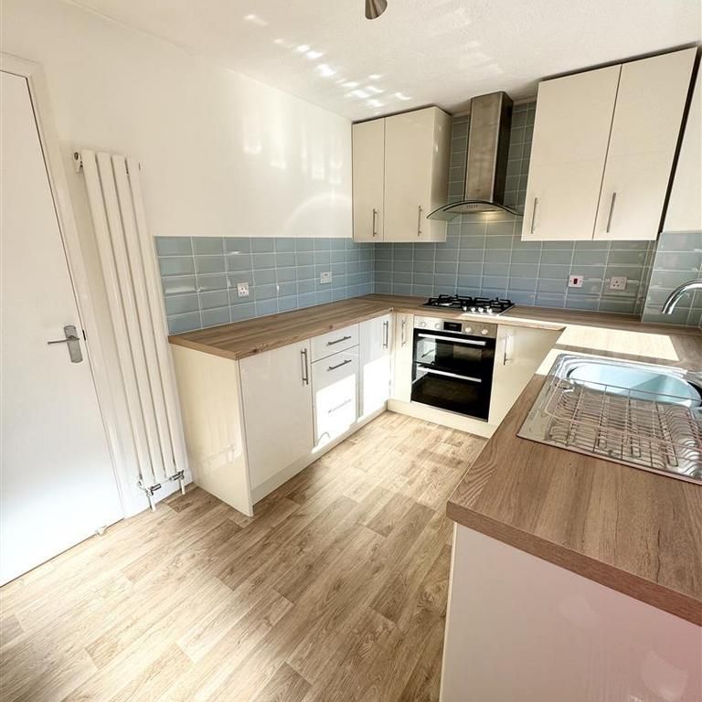 2 bedroom terraced house to rent - Photo 1