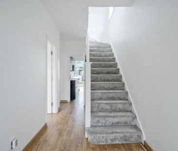 4 bedroom semi-detached house to rent - Photo 5