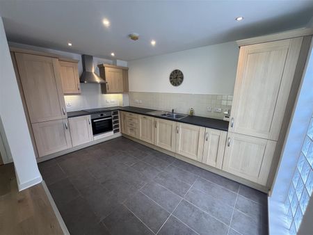 Apt 4a The Limes, 216 Belmont Road, - Photo 5