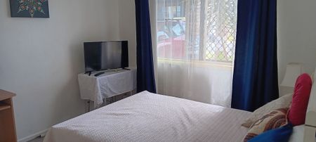 Broadbeach Waters - Photo 5