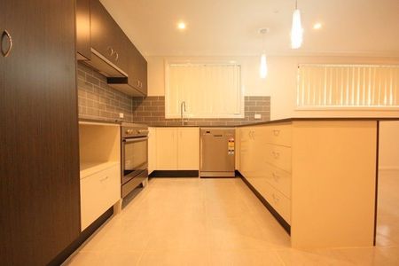 Perfect Family Home! - Photo 3