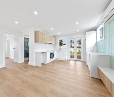 Charming 3-Bedroom Home in Lakeside San Remo - Photo 6