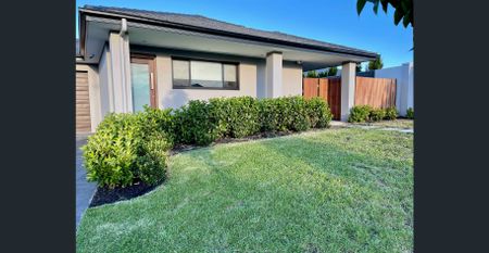 Apply Now - Century 21 | the Paramount Group *Granny Flat* - Photo 4