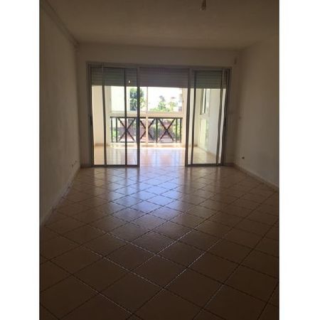 Location Appartement 1 pièce 40m² ST DENIS 97400 - Photo 3