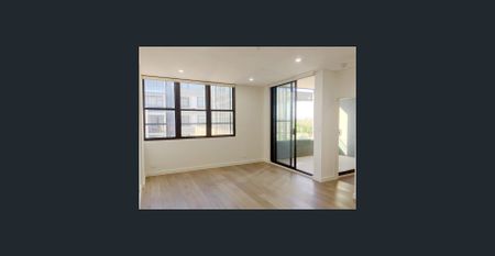 Modern One Bedroom Furnished Apartment with Study Area - Photo 3