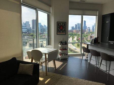 CANARY PARK: Bayview Ave & Front St E (120 Bayview Ave) AD#001102 - Photo 3