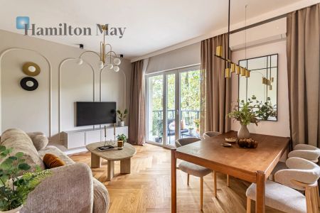 Nowoczesny, świeżo wykończony apartament z widokiem na park, 2 miejscami parkingowymi i komórką lokatorską w nowej inwestycji na Woli - Фото 3
