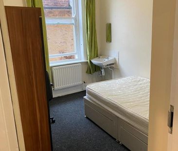 5 bedroom private hall to rent - Photo 4