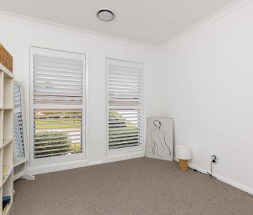 Modern, Low-Maintenance Living in Sought-After Bourkelands - Photo 6