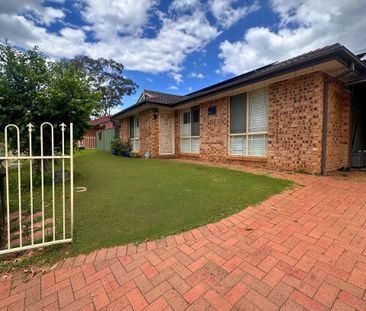 Spacious & Energy-Efficient 3-Bedroom Home near Penrith CBD - Photo 2