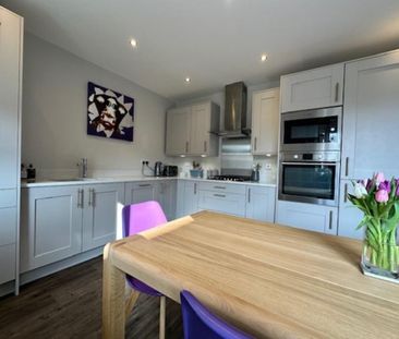 4 bedroom semi-detached house to rent - Photo 1