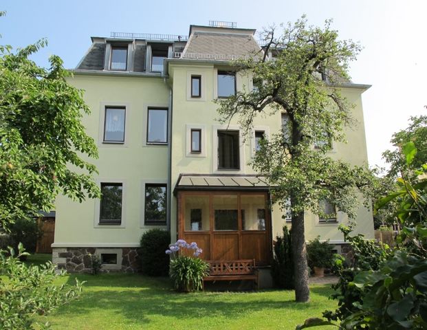 Senioren willkommen ... im top sanierten Altbau mit EBK! - Foto 1