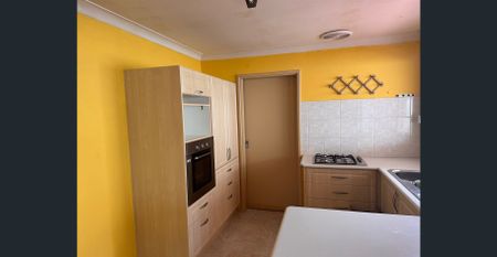 A Retro Rarirty - Photo 3