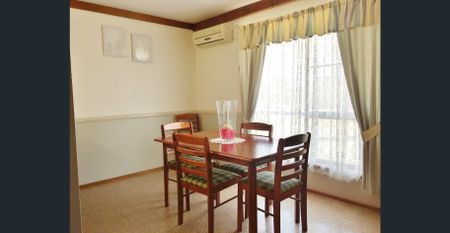 4 bedroom home with Rural outlook in town - Photo 4