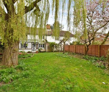 Beautifully presented cottage in lovely village - Photo 3